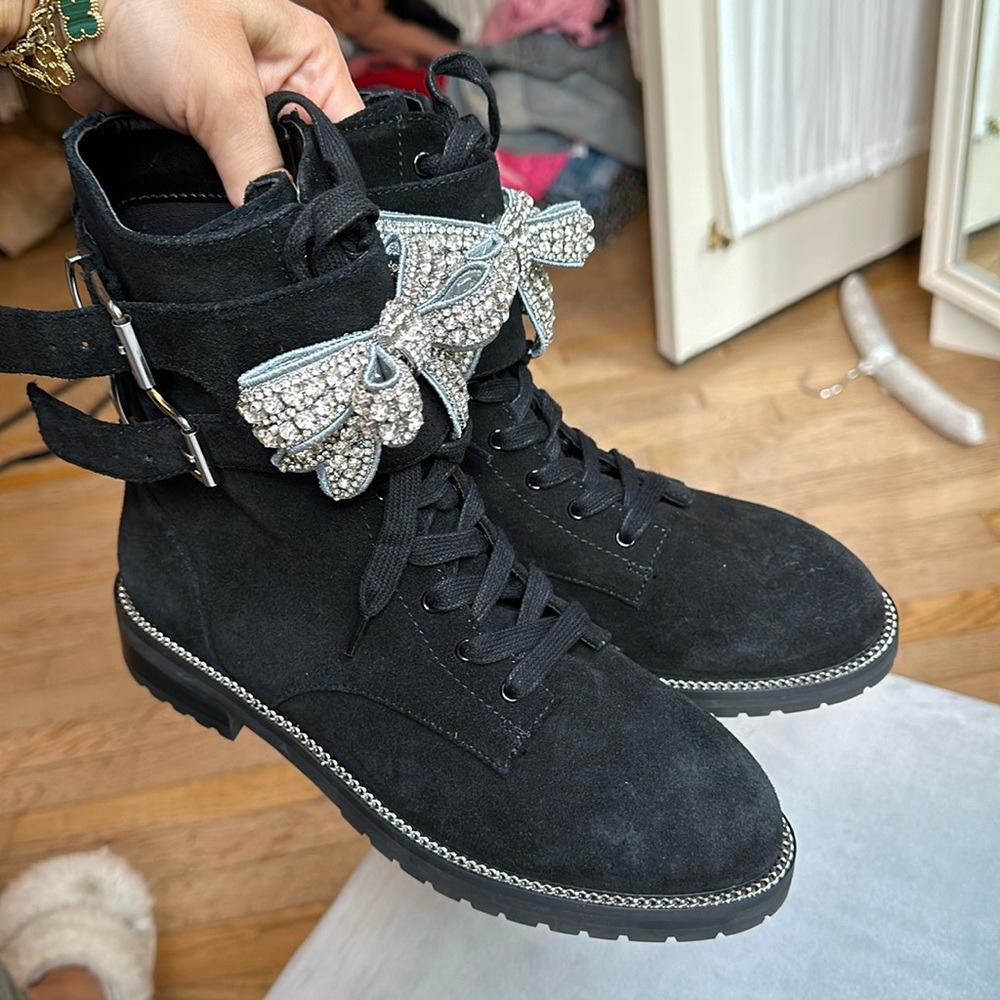 Suede boots